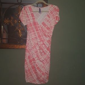 Seraphine maternity wrap dress coral/white