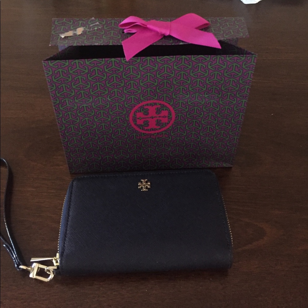 tory burch robinson smartphone wallet