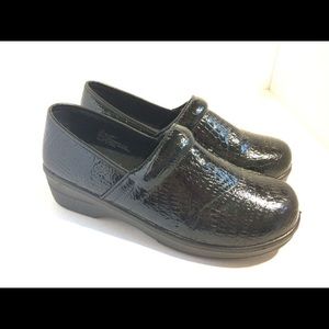 Air Flex Jayla Women's Black Professional Clogs