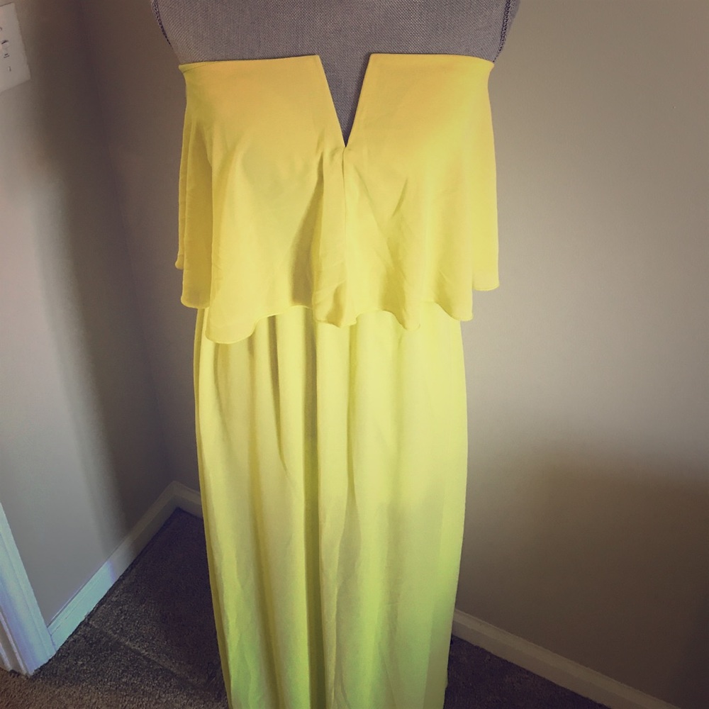 Strapless V-Notch Maxi Dress with Ruffle Detail