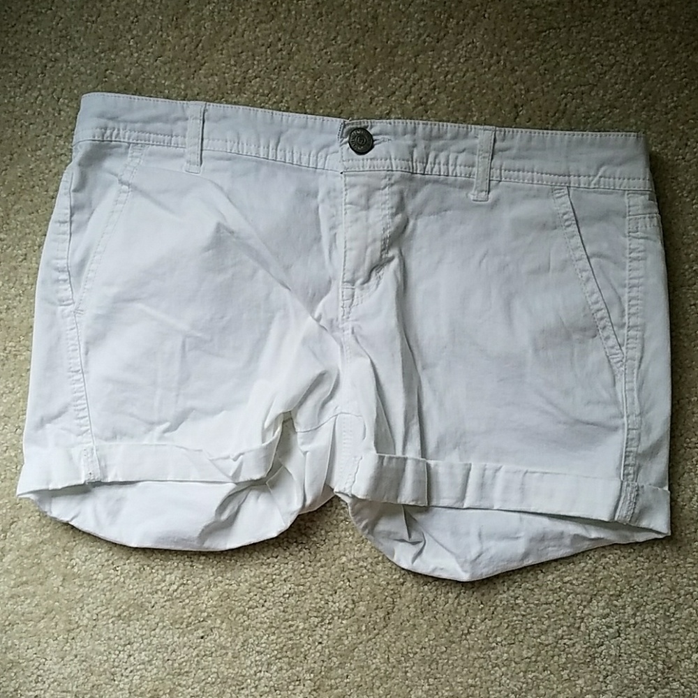 Never worn White aeropostal shorts!