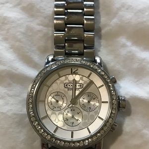 💯% authentic Coach Watch with crystal accents!