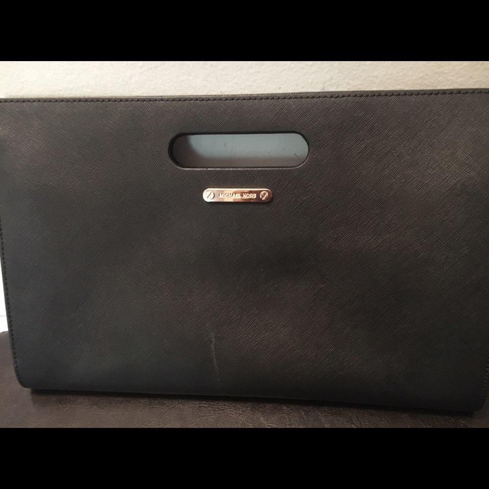 Micheal Kors saffinao leather clutch/shoulder bag