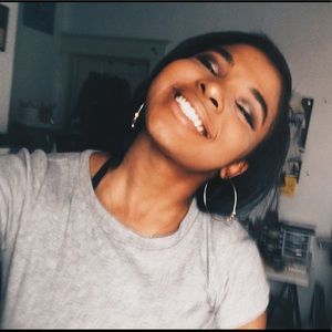 Meet your Posher, Whitney