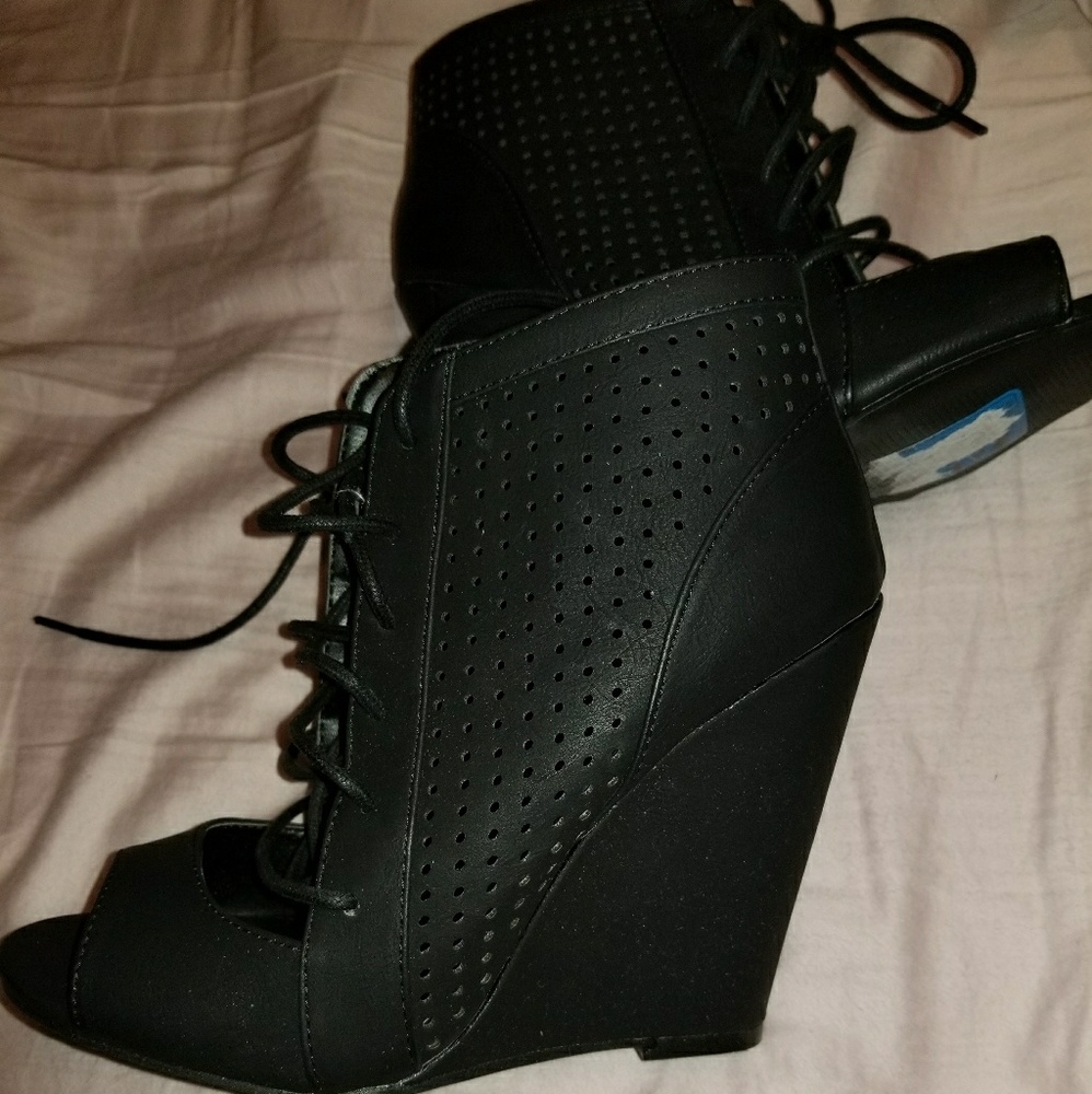 Wild diva wedges
