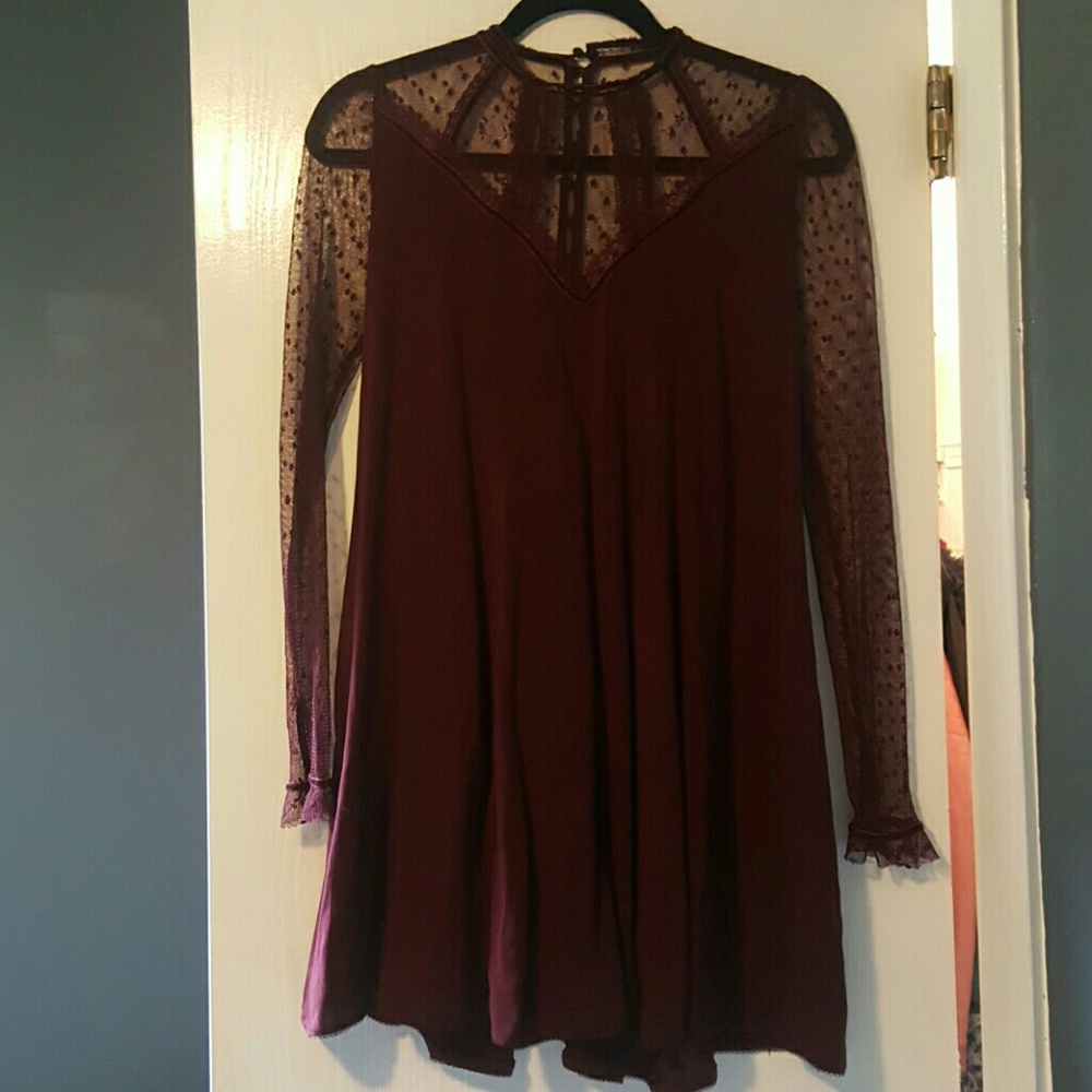BURGUNDY LONG SKEEVE LACE BUTTON UP DRESS