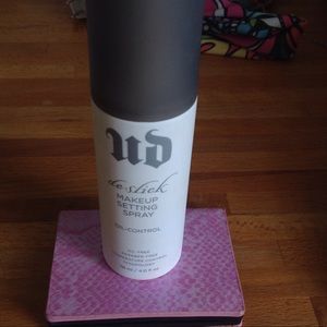 Urban Decay De-Slick oil control setting spray 98%