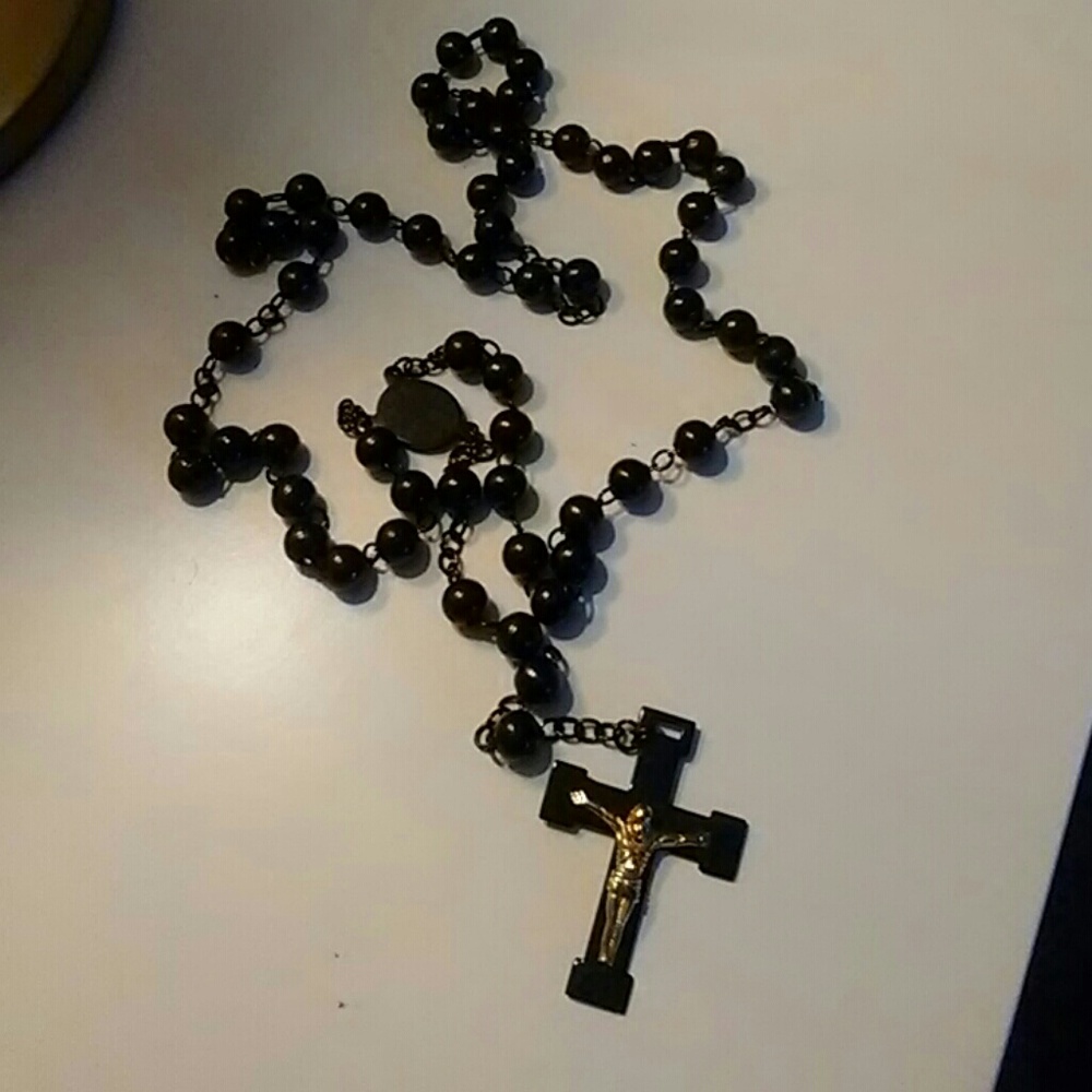 Rosary necklace NWOT