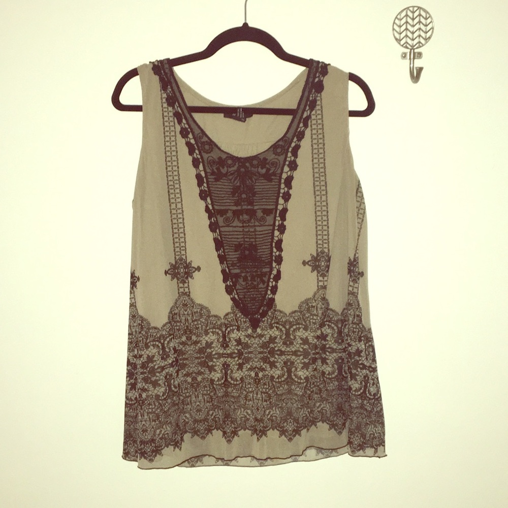 Pretty lace Alfani tunic in Black and Tan!