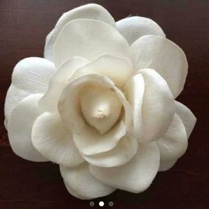 Hair flower clip - ivory with vintage look