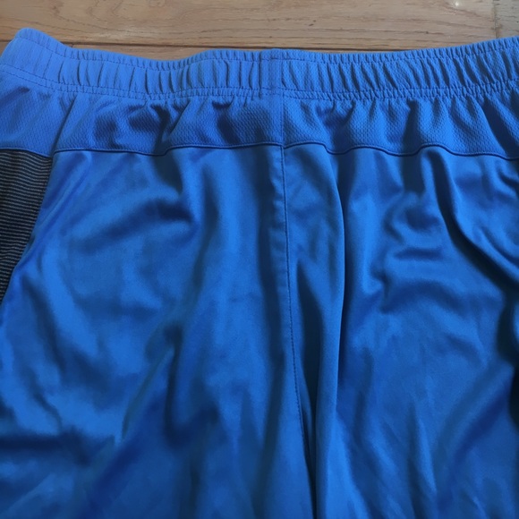 Men's athletic shorts - Picture 3 of 5