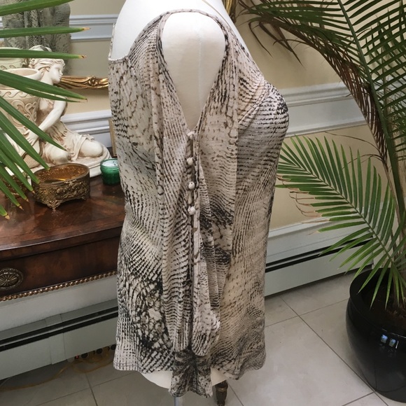 Cute tunic cold shoulder top - Picture 2 of 4