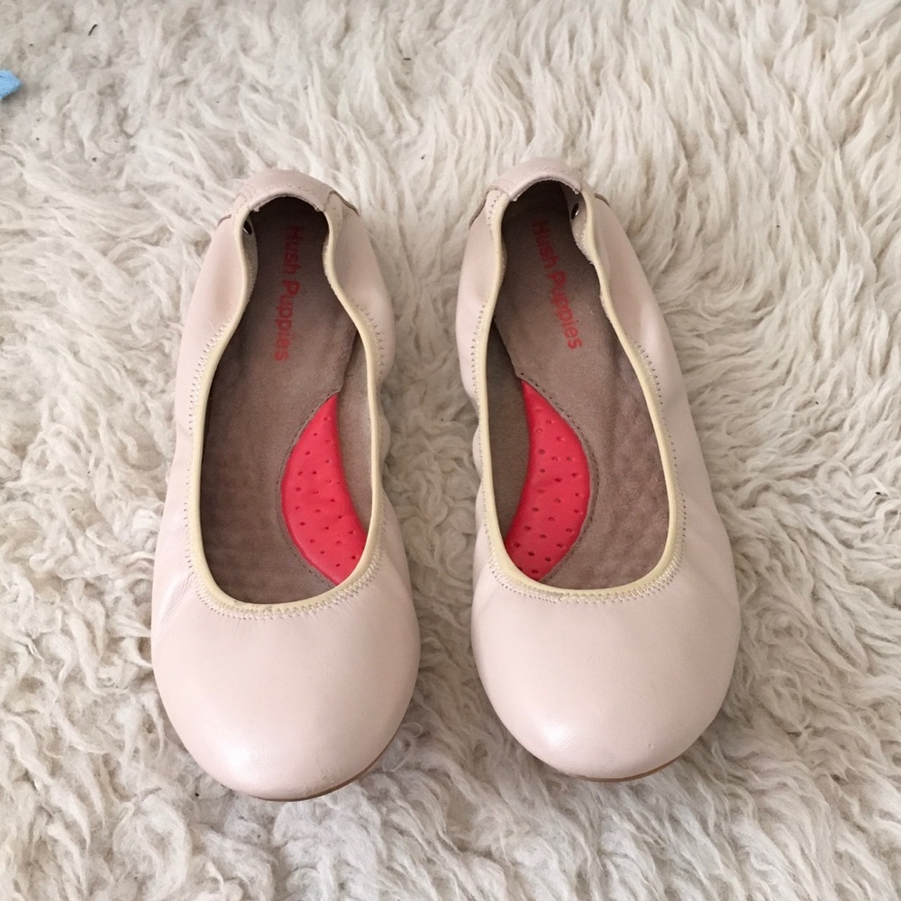 Good condition hush puppy flats sz 8