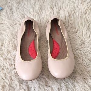 Good condition hush puppy flats sz 8