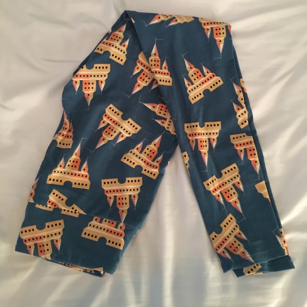 Lularoe OS castle leggings