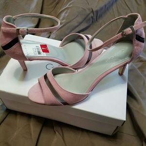 NIB Calvin Klein Kaitlyn Pink Sandals sz. 7