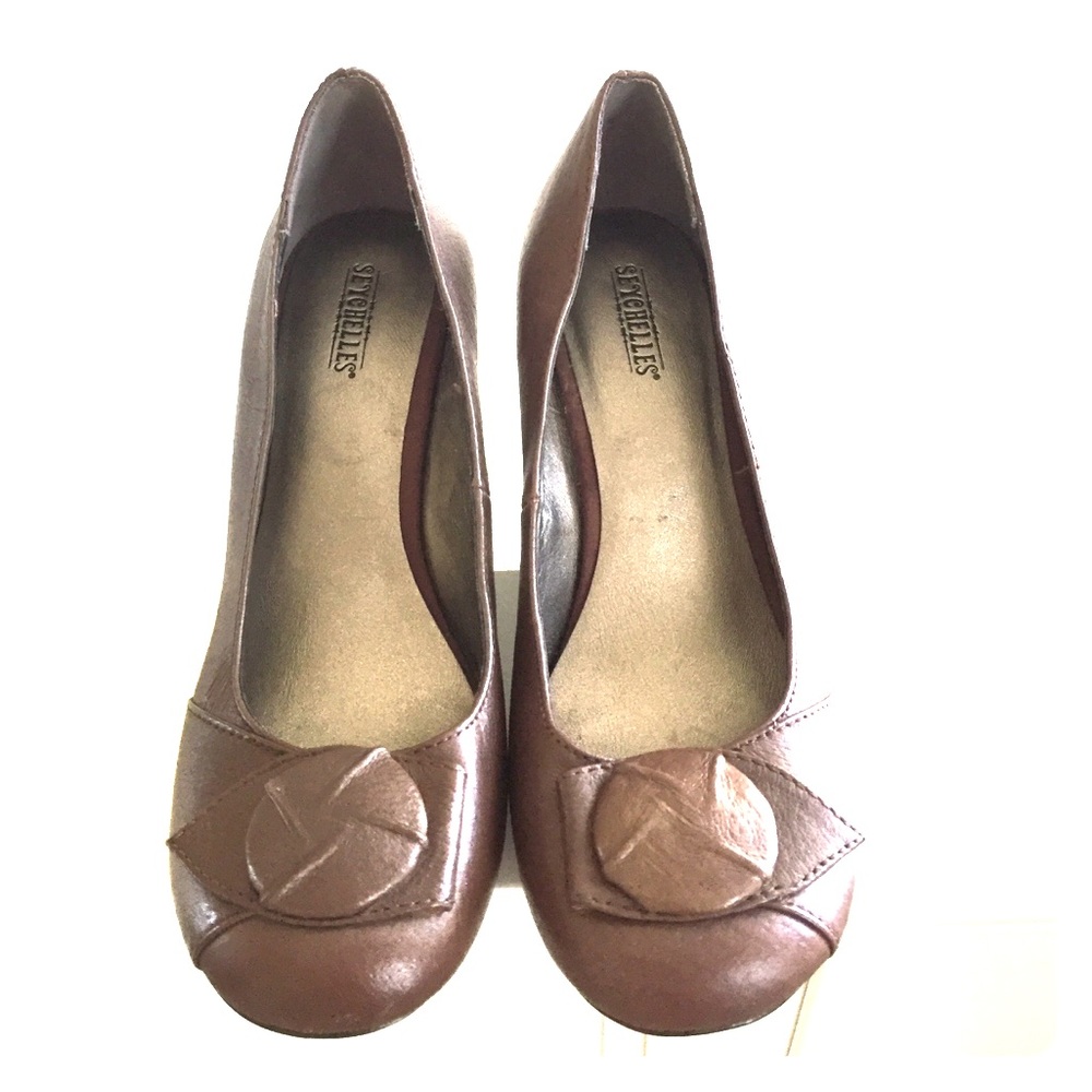 Anthropologie Seychells Brown Button Toe Wedges