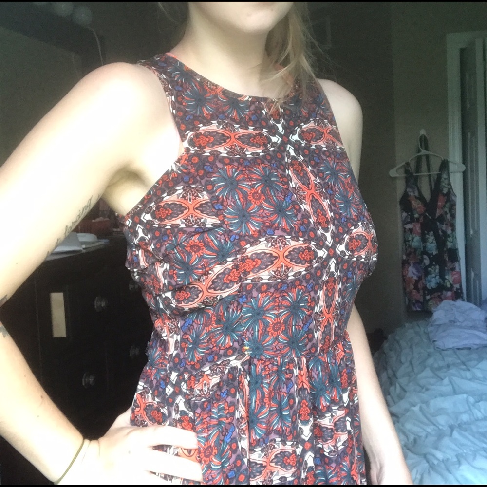 Cute Pattern Dress - Picture 2 of 5