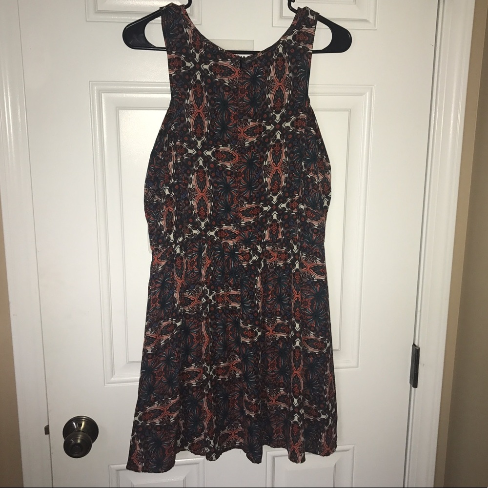 Cute Pattern Dress - Picture 4 of 5