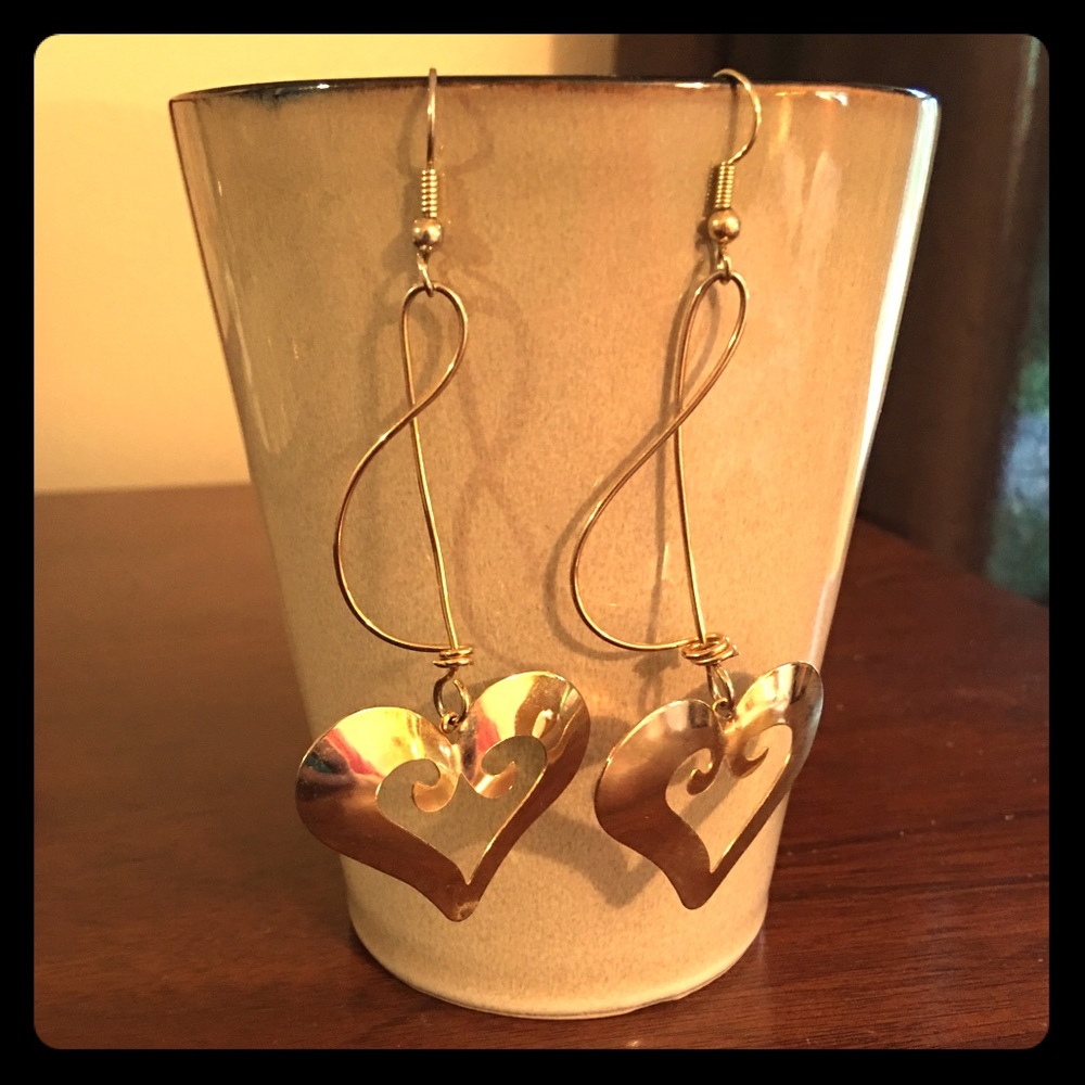 Cute long dangle 💛💛 Heart earrings