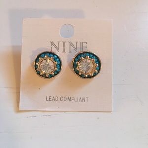 Pretty stud earrings!