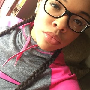 Meet your Posher, Mikala