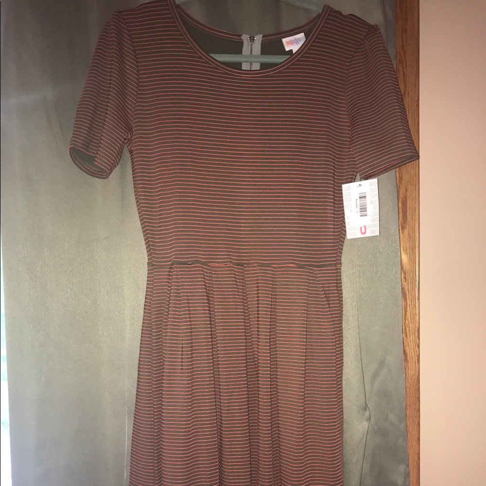 Lularoe small Amelia BNWT