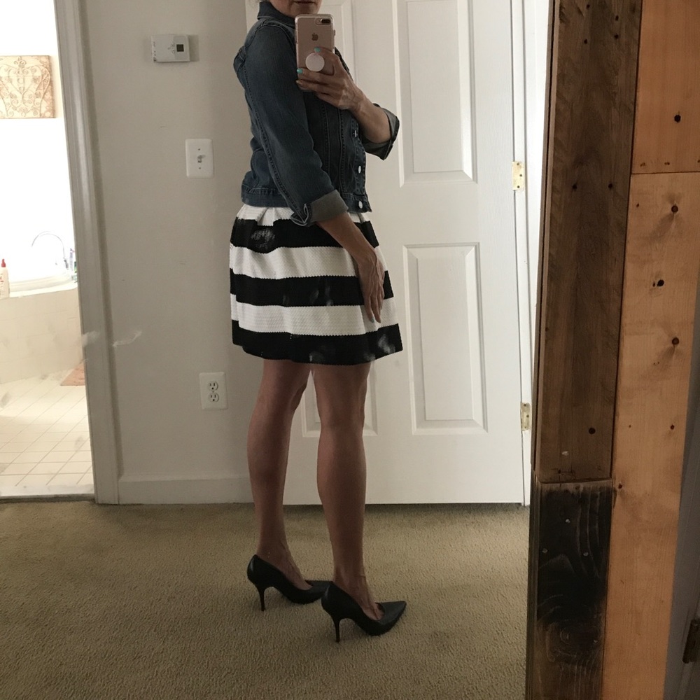 Cupcake black & white striped skirt