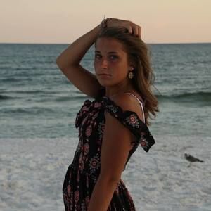 Meet your Posher, Mackenzie