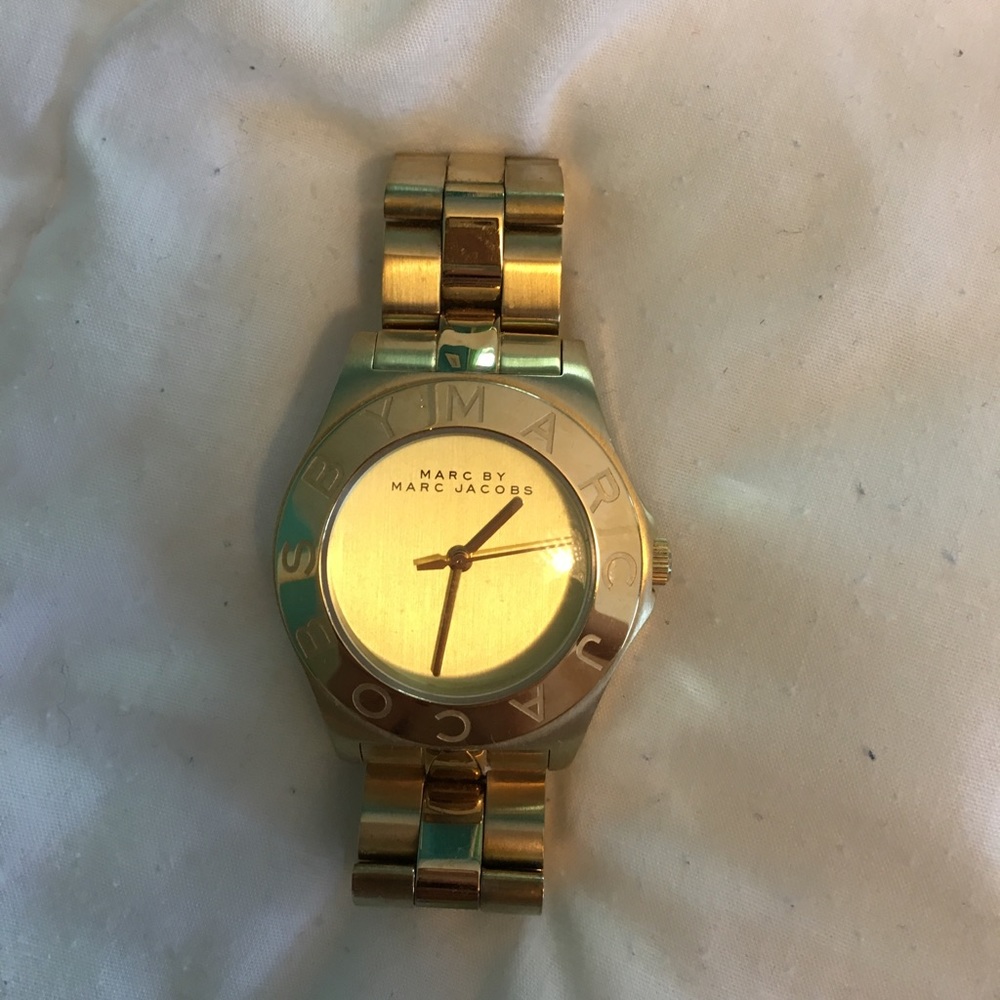 Marc Jacobs gold watch