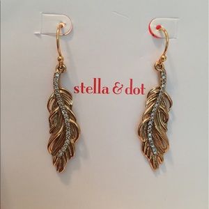 New in box - Stella & Dot - Secret Garden Earrings