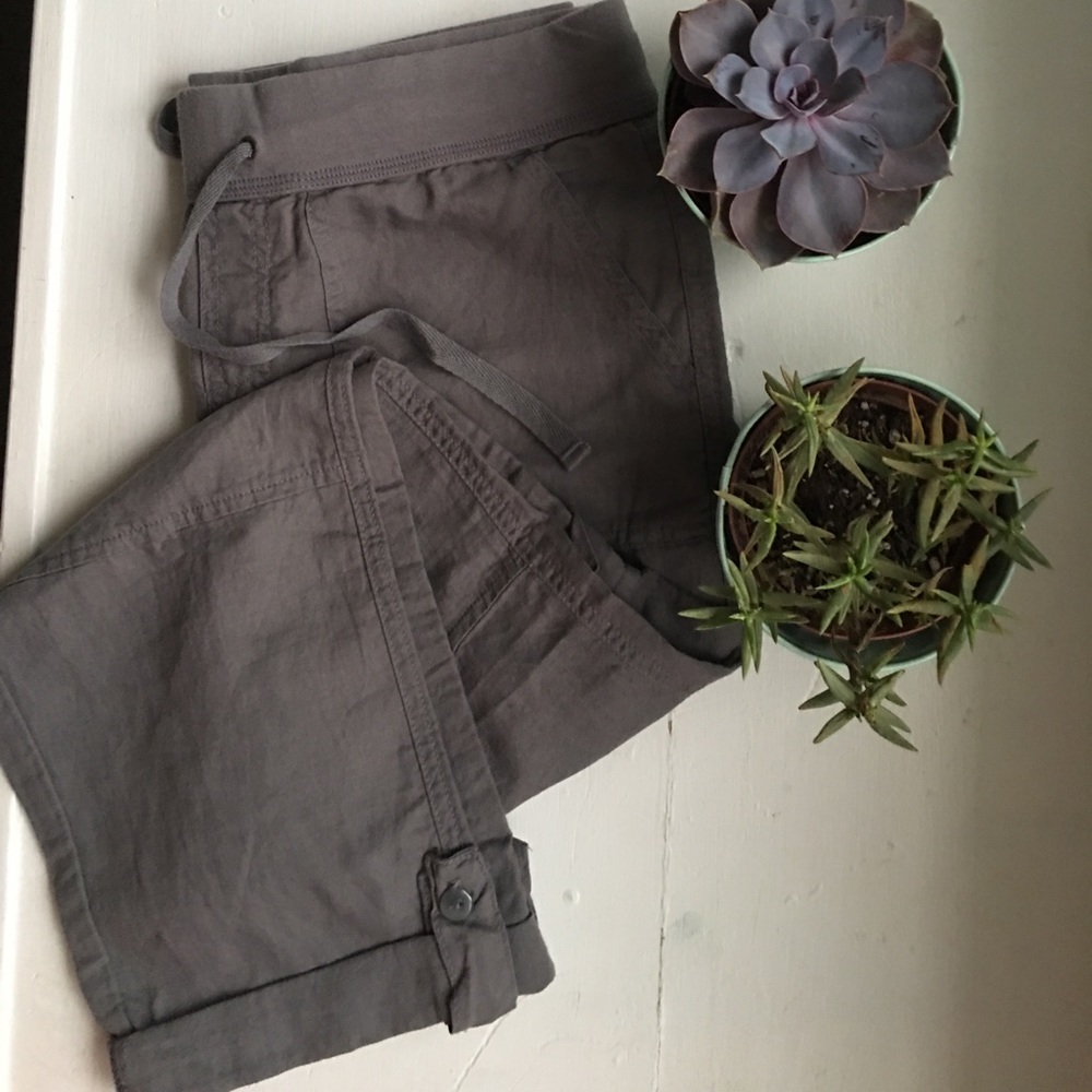 NWT GAP gray linen cargo capri pants