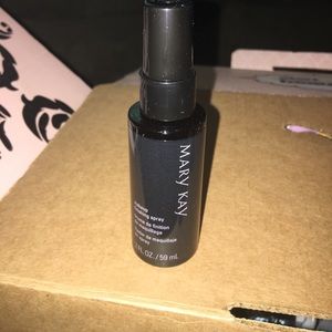 Makeup Finishing Spray (Newly Purchased)