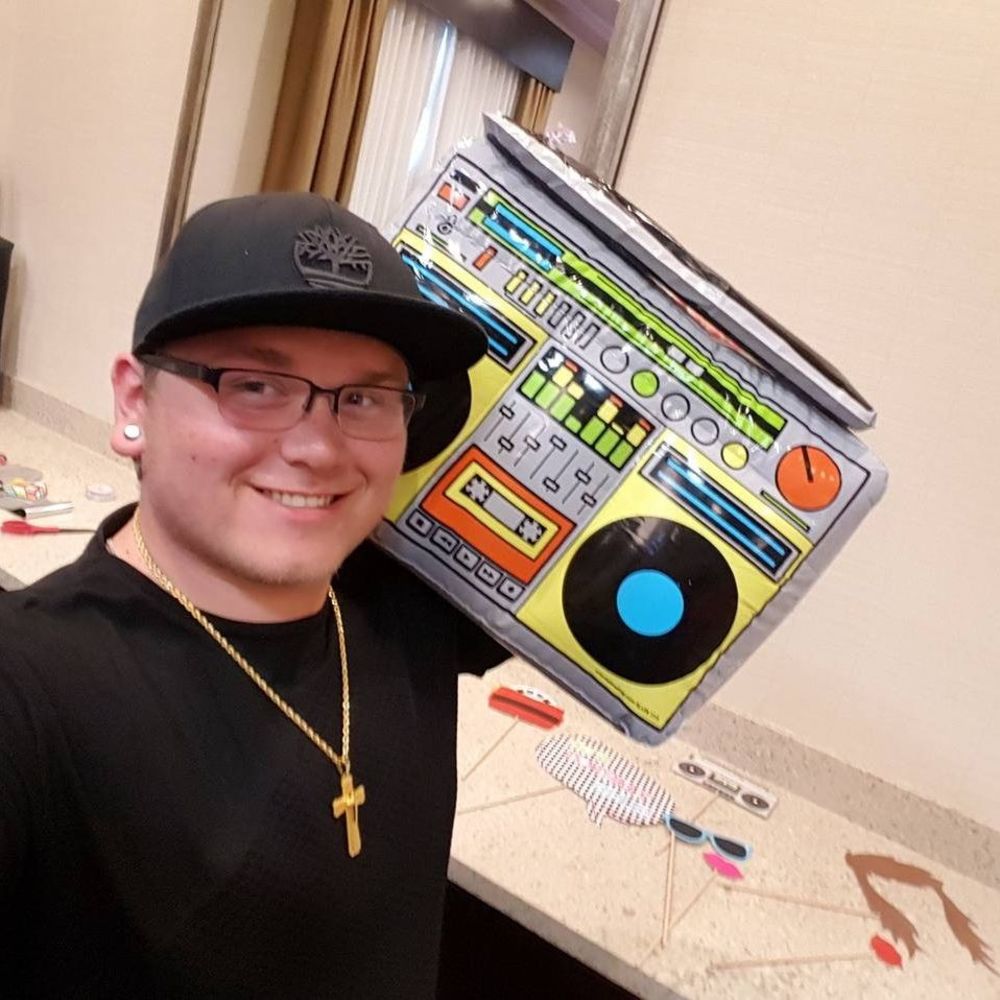 Meet your Posher, Christian