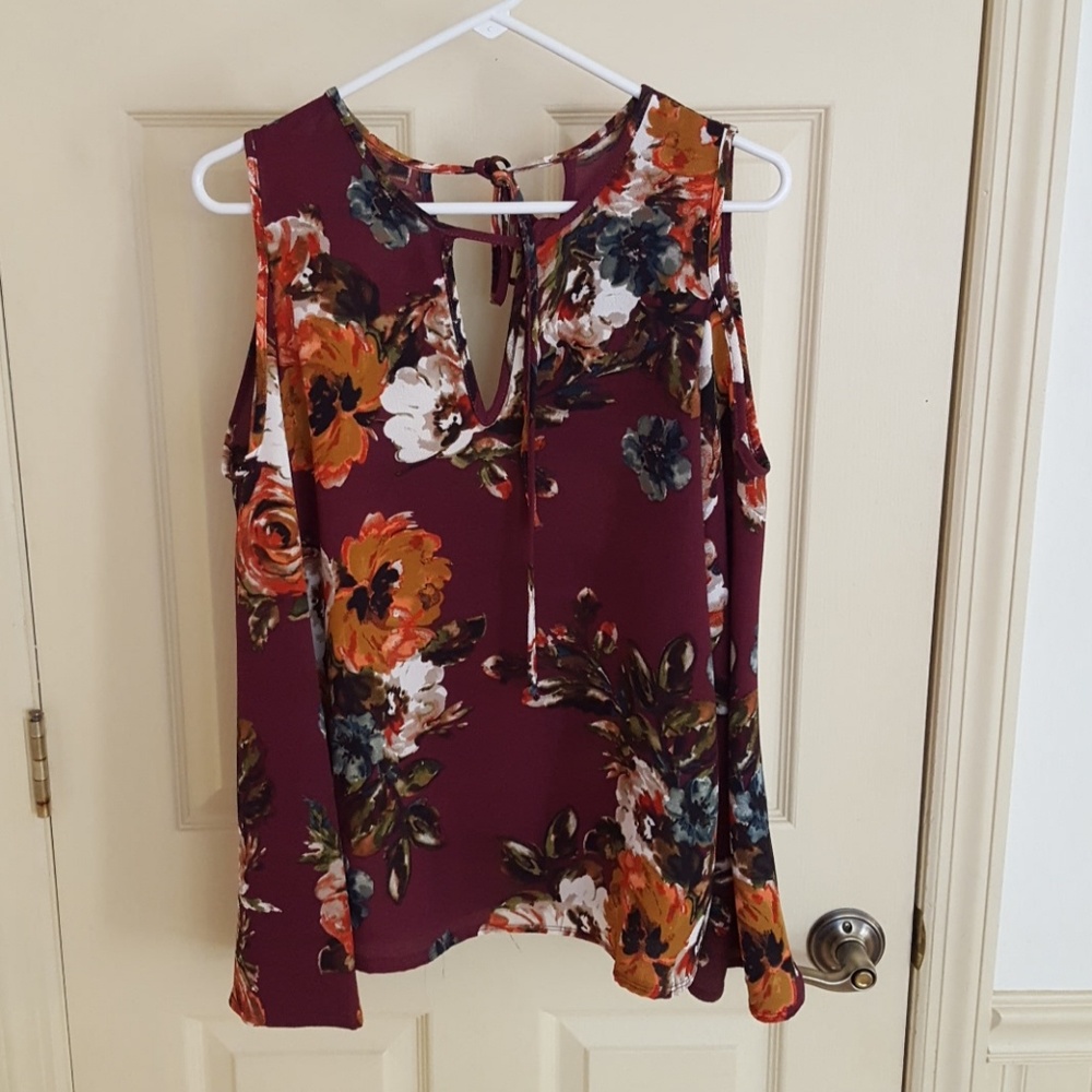 EUC cold shoulder floral top