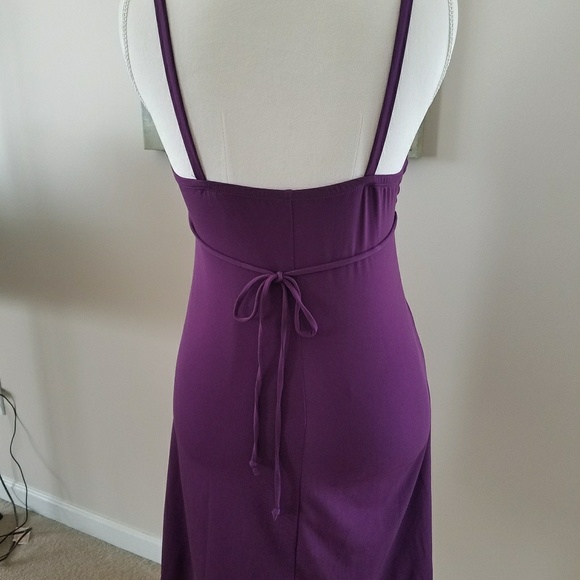 *SOLD* Heart & Soul Plunge-neck flirty purple dress. M - Picture 4 of 6