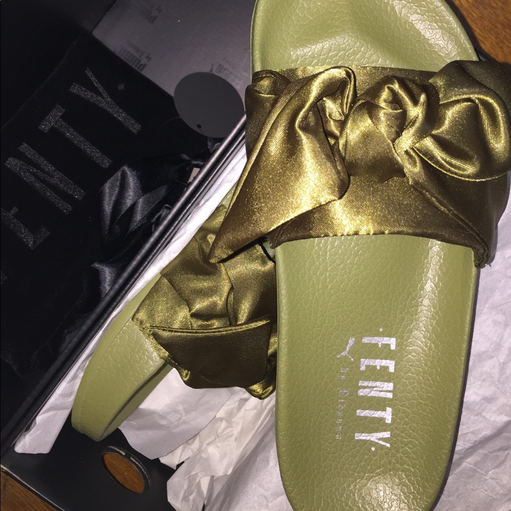 Rihanna Fenty Bow Slides - Olive - BRAND NEW