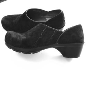 Black suede Dansko shoes.