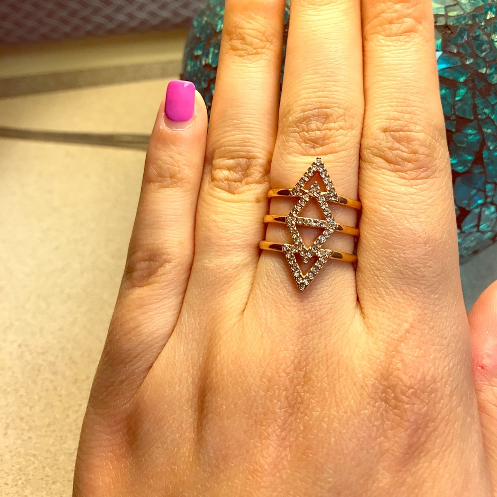 Stella dot rose gold ring Size S/M fits sizes 5-6