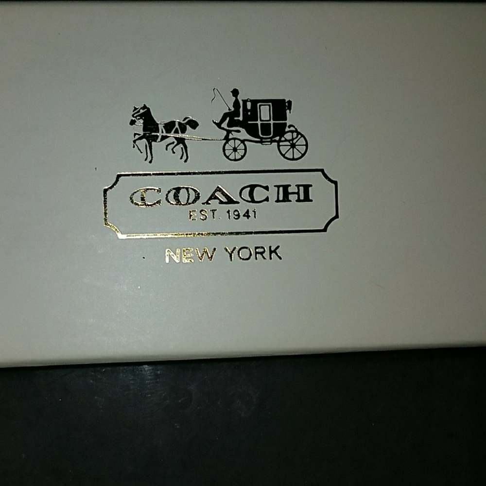 NWT Coach Watch - Picture 3 of 3