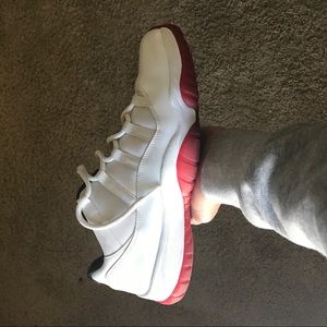 2011 Air Jordan Cherry 11 Low