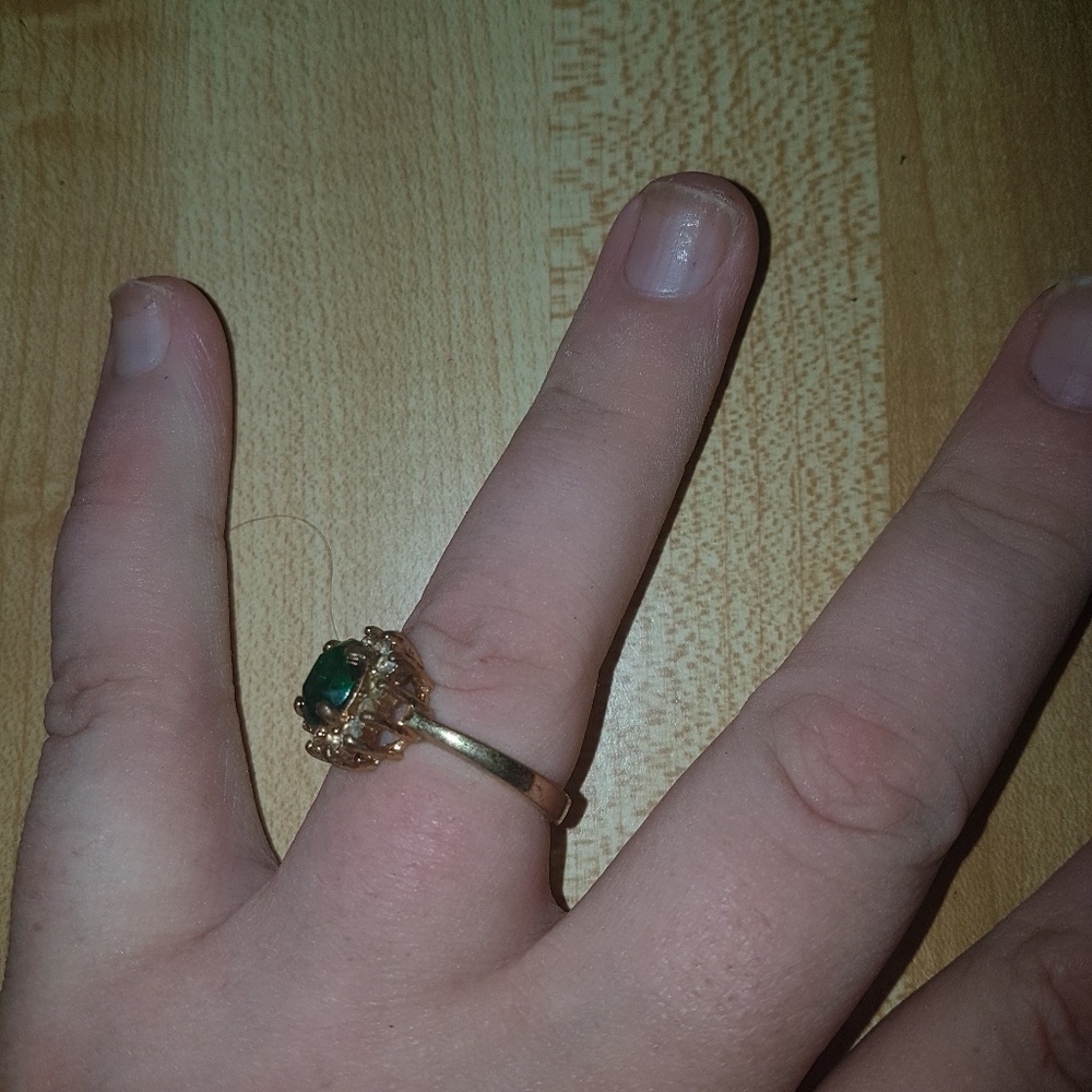 Emerald ring - Picture 2 of 2