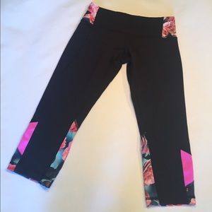 Lululemon capri-length legging, size 8.