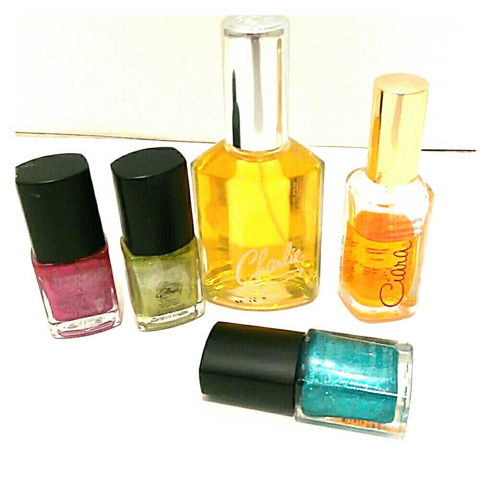 Cologne spray. Nail Set