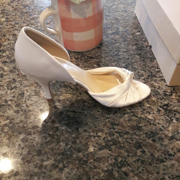 J.Crew Satin D'Orsay Hi Heel- Size 7 - Picture 2 of 7