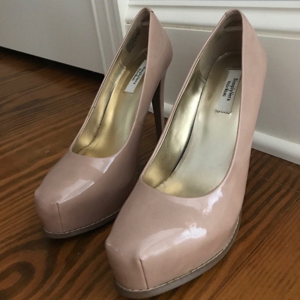 Vera Wang nude heels