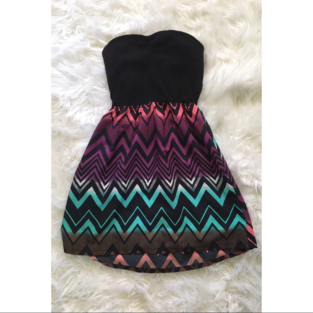 SOLD 🙌 ROXY Strapless Patterned Dress