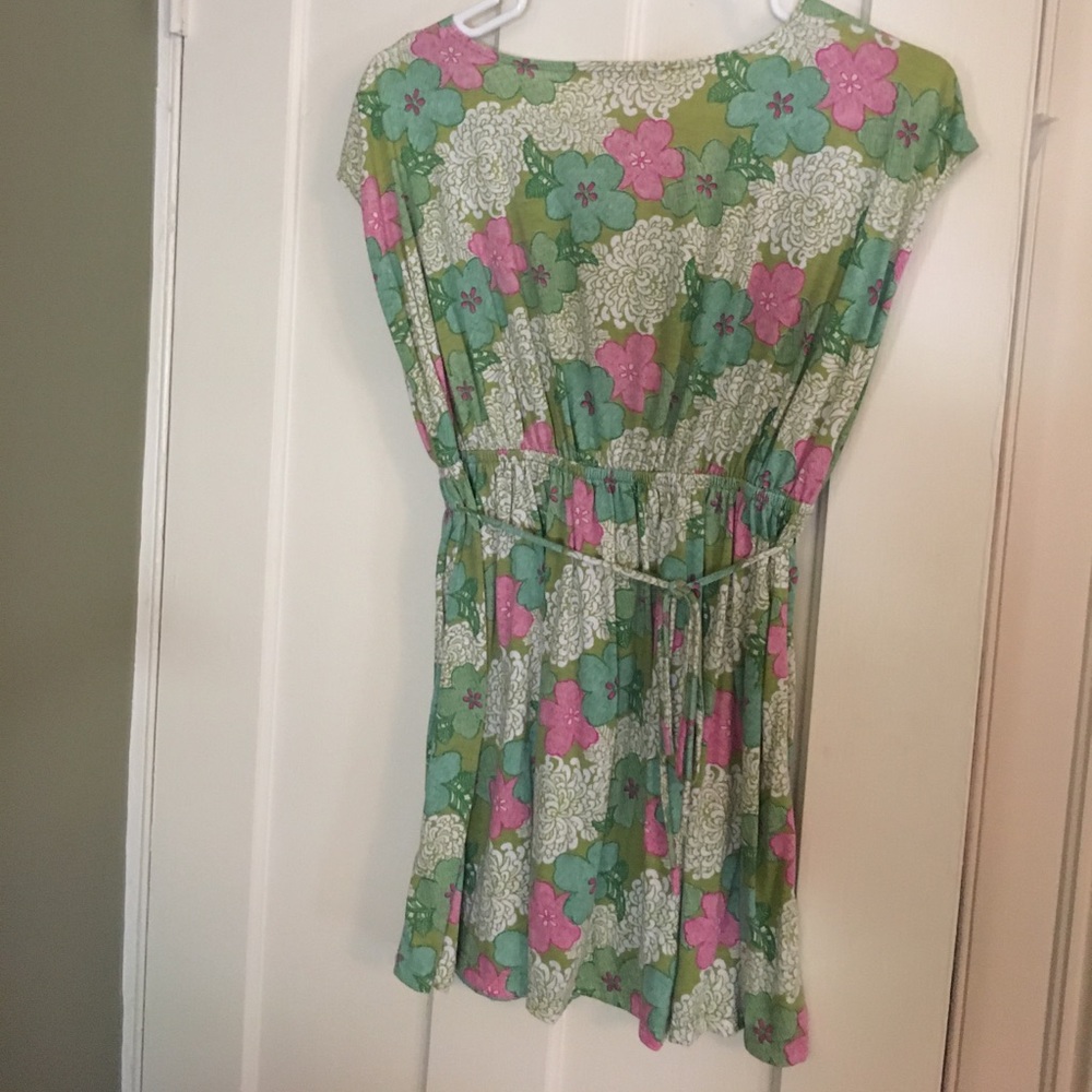 Cute Floral top - Picture 4 of 4