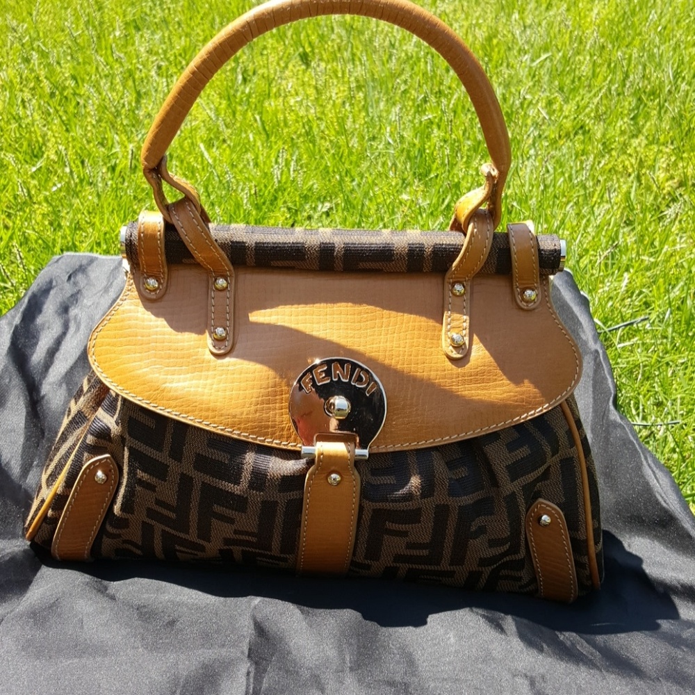 FENDI BAG 100% AUTHENTIC