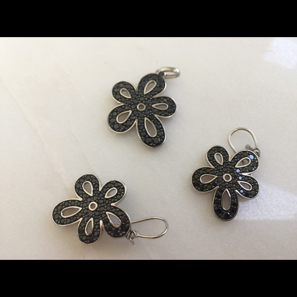 Cacharel jewelry set